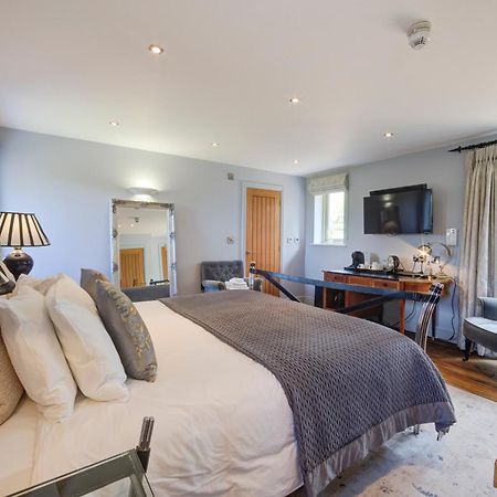 Eagle Mill Luxury Rooms 헌팅던 객실 사진