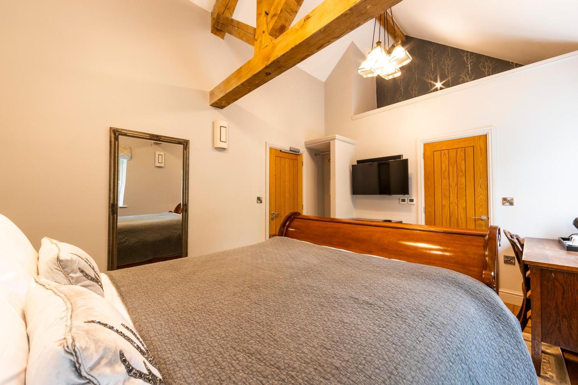 Eagle Mill Luxury Rooms 헌팅던 객실 사진