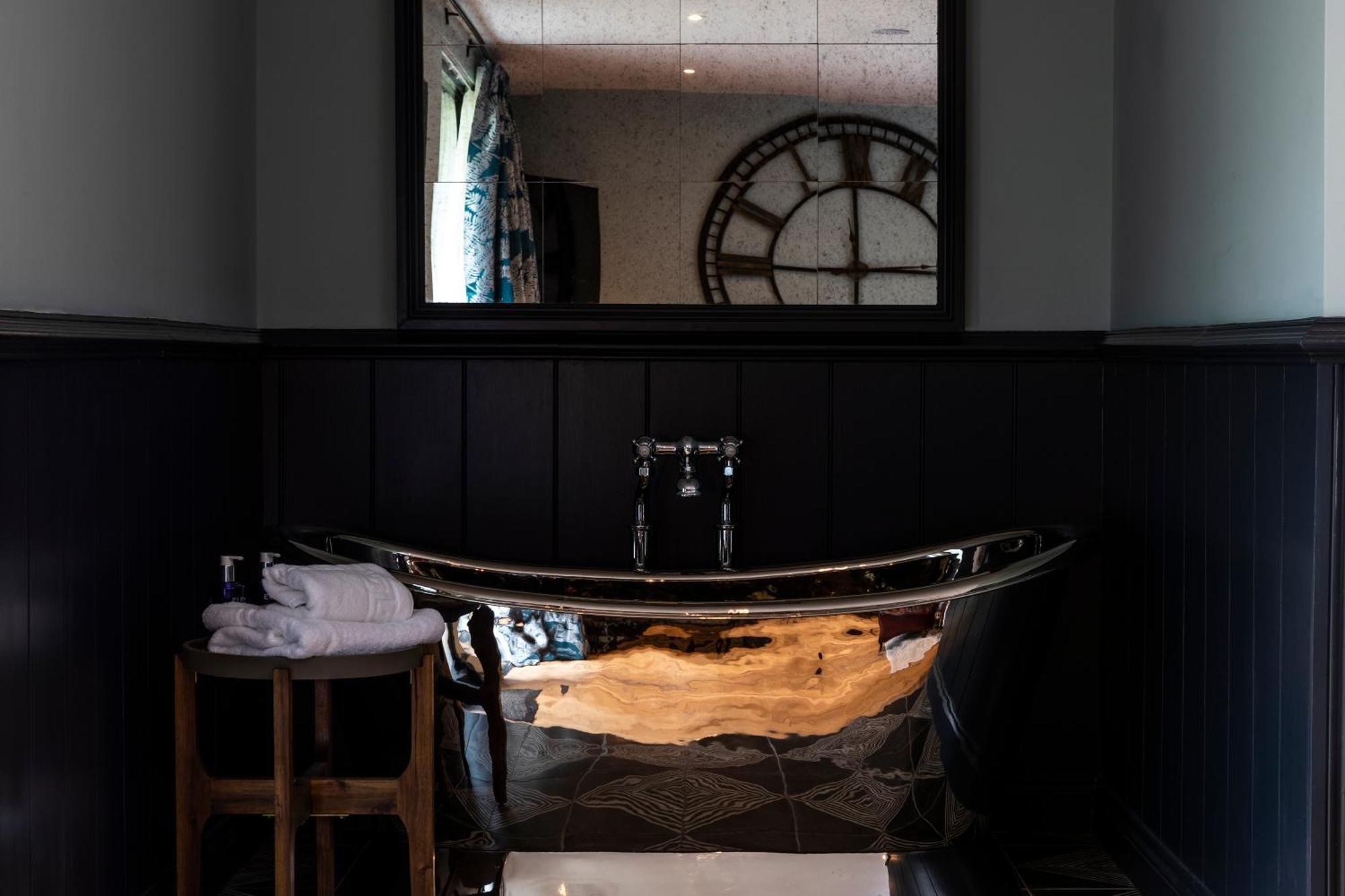 Eagle Mill Luxury Rooms 헌팅던 객실 사진