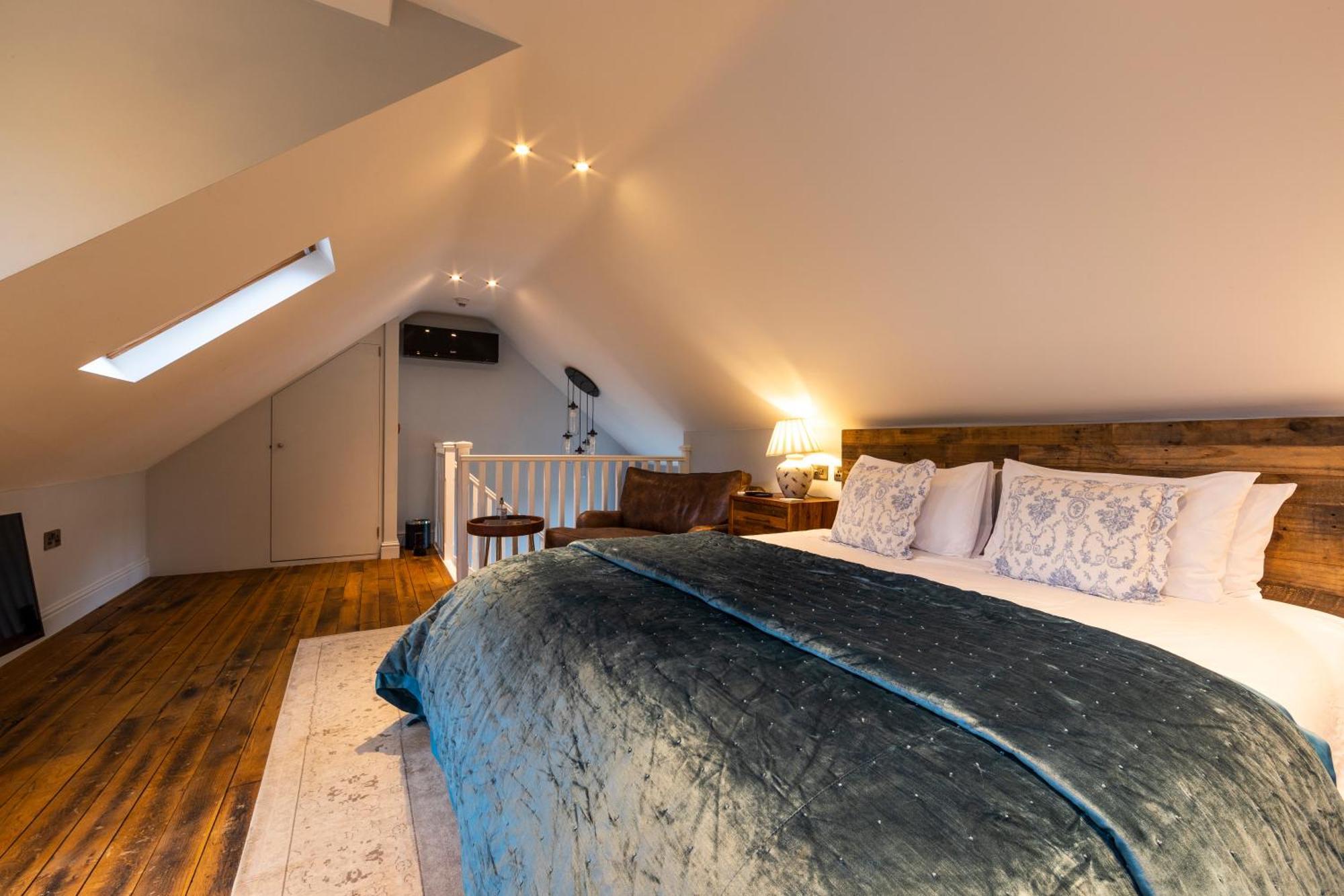 Eagle Mill Luxury Rooms 헌팅던 객실 사진