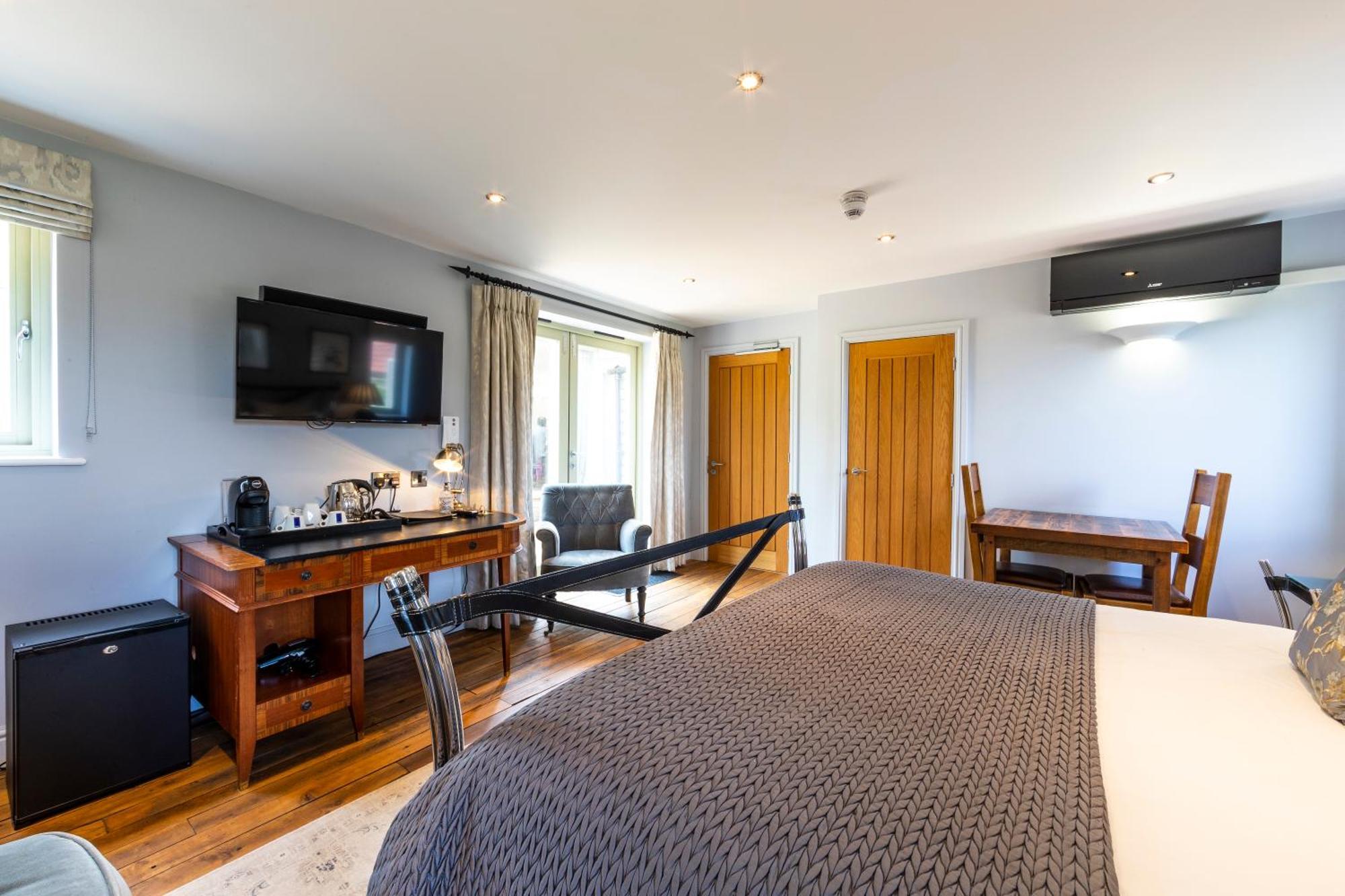 Eagle Mill Luxury Rooms 헌팅던 객실 사진