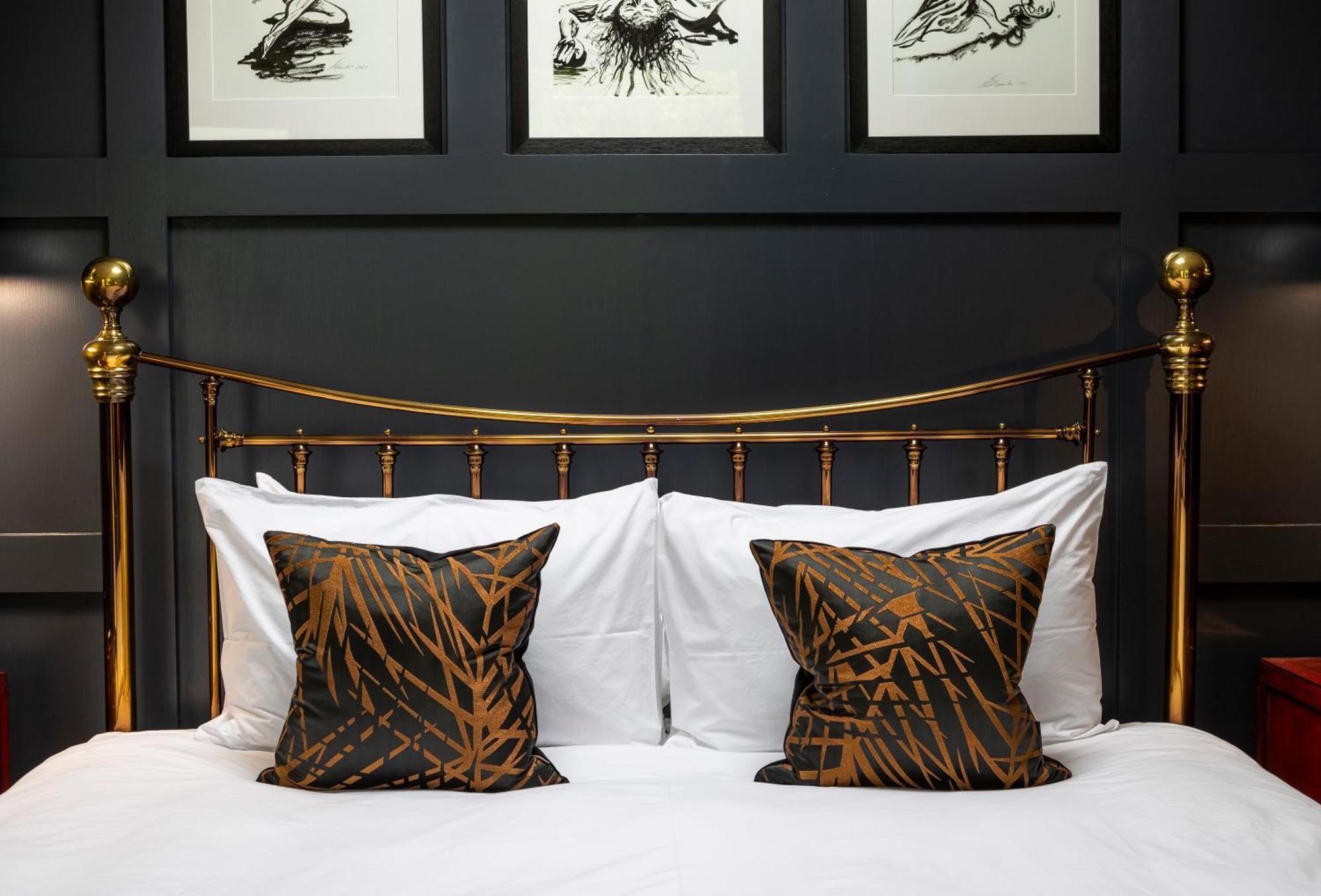 Eagle Mill Luxury Rooms 헌팅던 객실 사진
